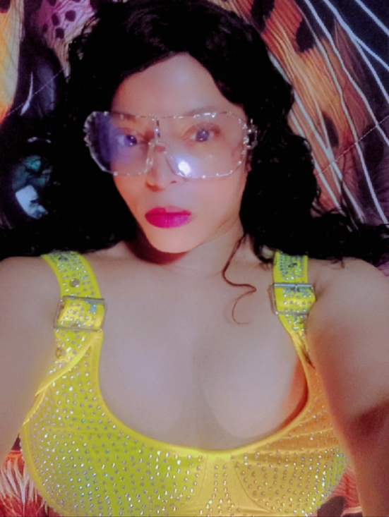 Kentarsha's Boutique Accessories - (NEW)! Cute! Clear, Crystal Studdef! Oversized, Sunglasses! :-)